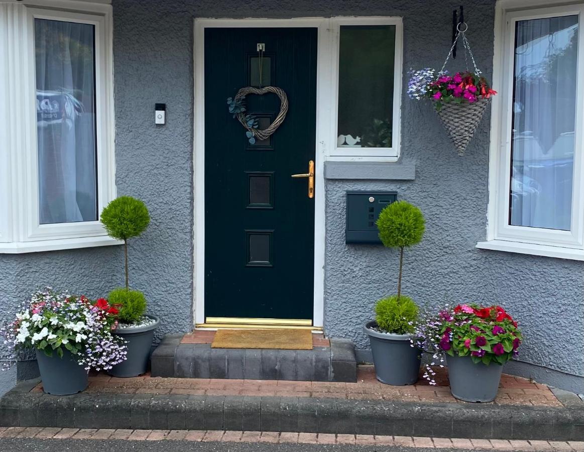 The Lily Pad Near Poole Dorset Self Contained Private Entrance And Free Parking Hotel Corfe Mullen Екстериор снимка